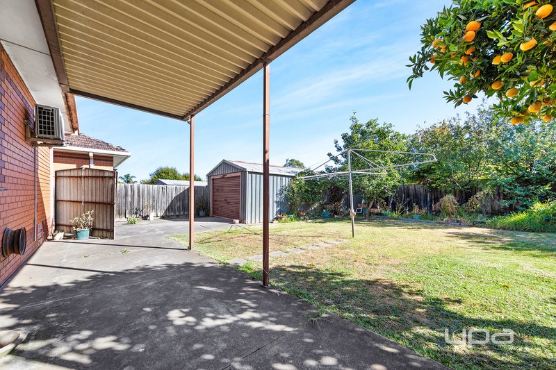 Photo - 53 Chedgey Drive, St Albans VIC 3021 - Image 8