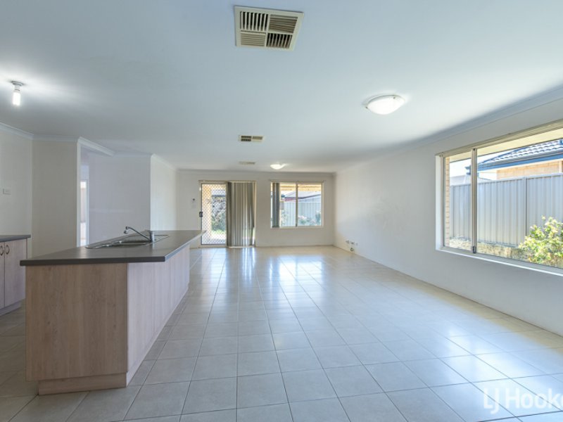 Photo - 53 Chiltern Avenue, Brookdale WA 6112 - Image 2