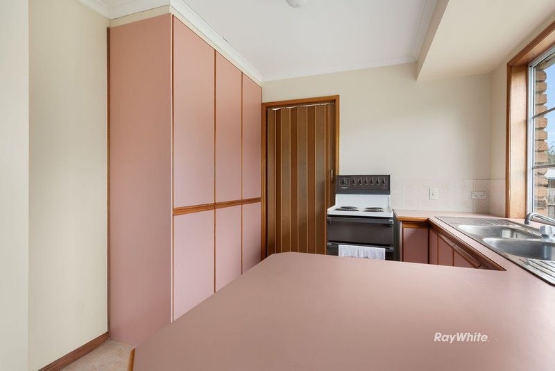 Photo - 53 College Road, Karana Downs QLD 4306 - Image 4