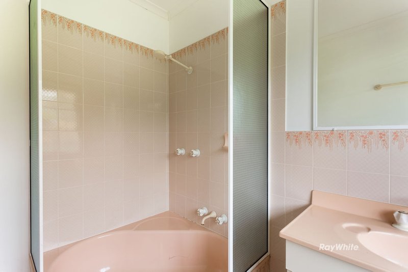 Photo - 53 College Road, Karana Downs QLD 4306 - Image 12