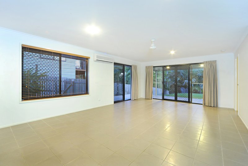 Photo - 53 Country Road, Cannonvale QLD 4802 - Image 3