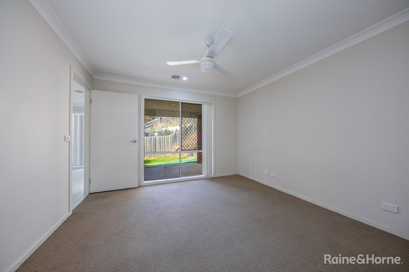 Photo - 53 Courtney Drive, Sunbury VIC 3429 - Image 8