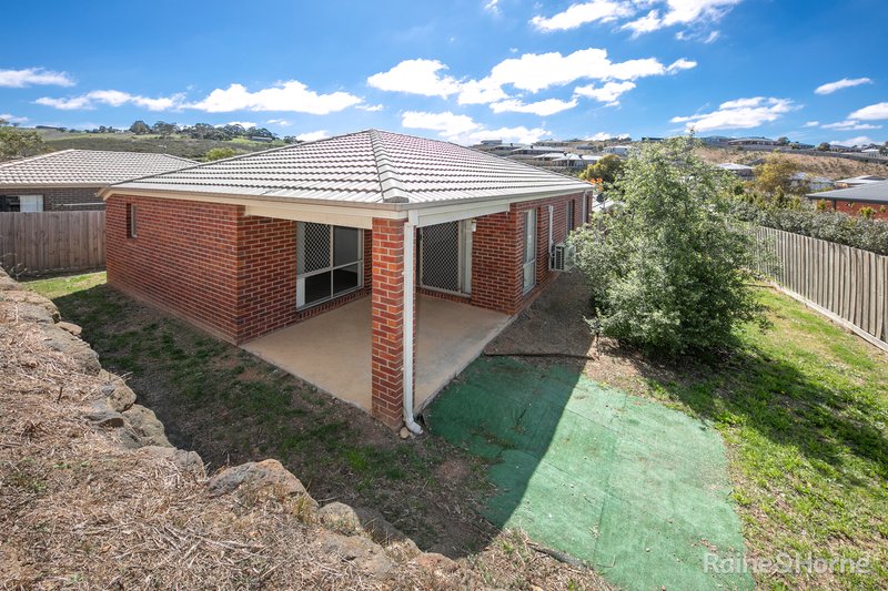 Photo - 53 Courtney Drive, Sunbury VIC 3429 - Image 10