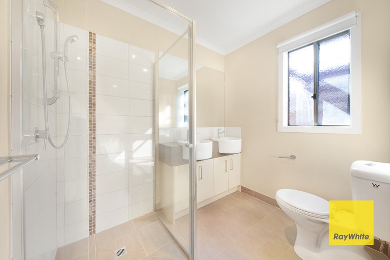Photo - 53 Denman Drive, Point Cook VIC 3030 - Image 9