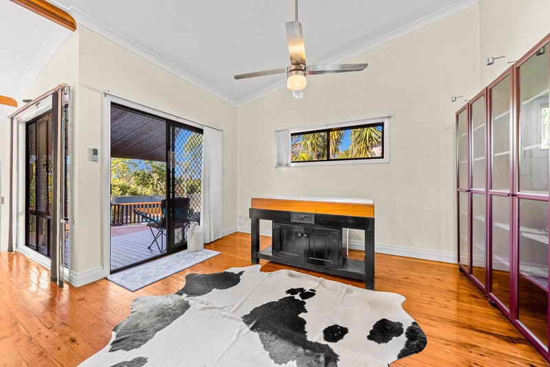 Photo - 53 Dewar Drive, Loganholme QLD 4129 - Image 10