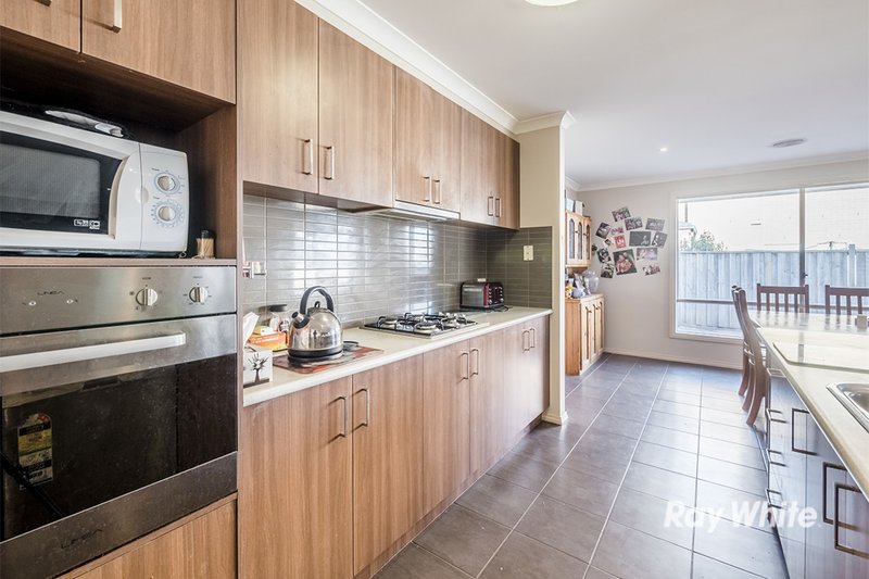 Photo - 53 Donohue Street, Cranbourne East VIC 3977 - Image 5