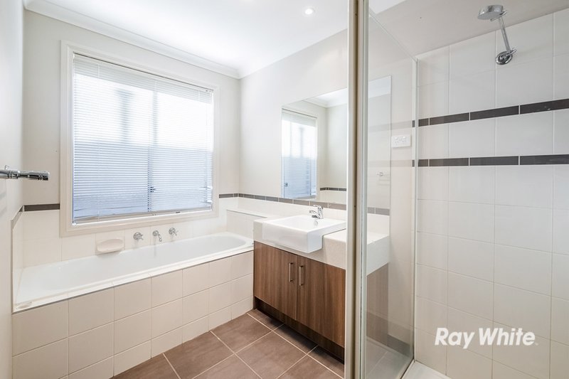 Photo - 53 Donohue Street, Cranbourne East VIC 3977 - Image 10