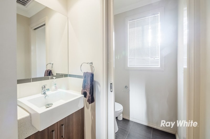 Photo - 53 Donohue Street, Cranbourne East VIC 3977 - Image 11