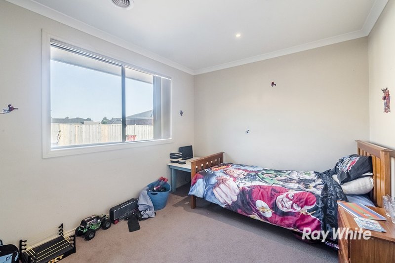 Photo - 53 Donohue Street, Cranbourne East VIC 3977 - Image 12