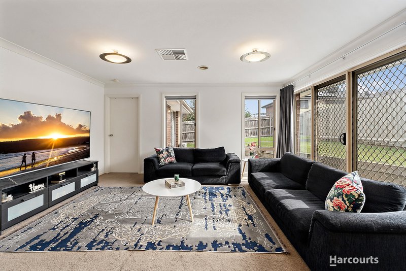 Photo - 53 Elliott Parade, Lynbrook VIC 3975 - Image 2
