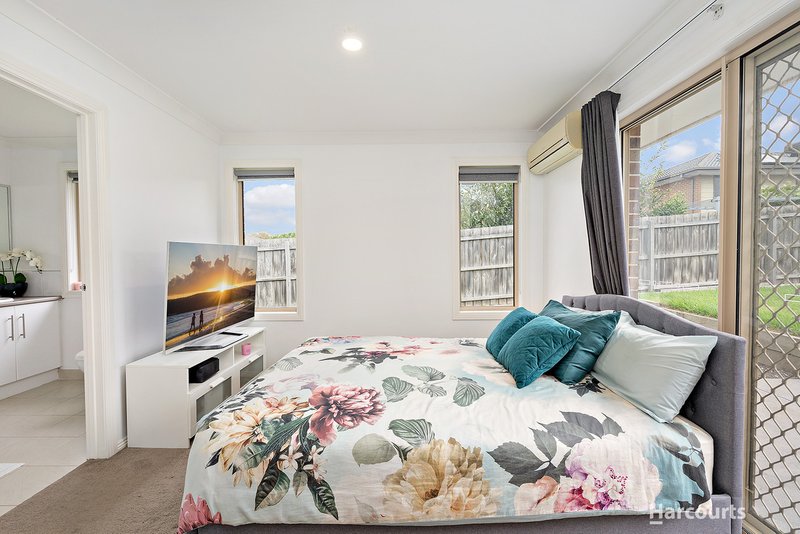 Photo - 53 Elliott Parade, Lynbrook VIC 3975 - Image 6