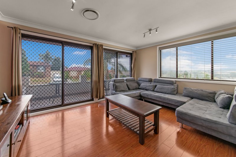 Photo - 53 Fenton Crescent, Minto NSW 2566 - Image 1