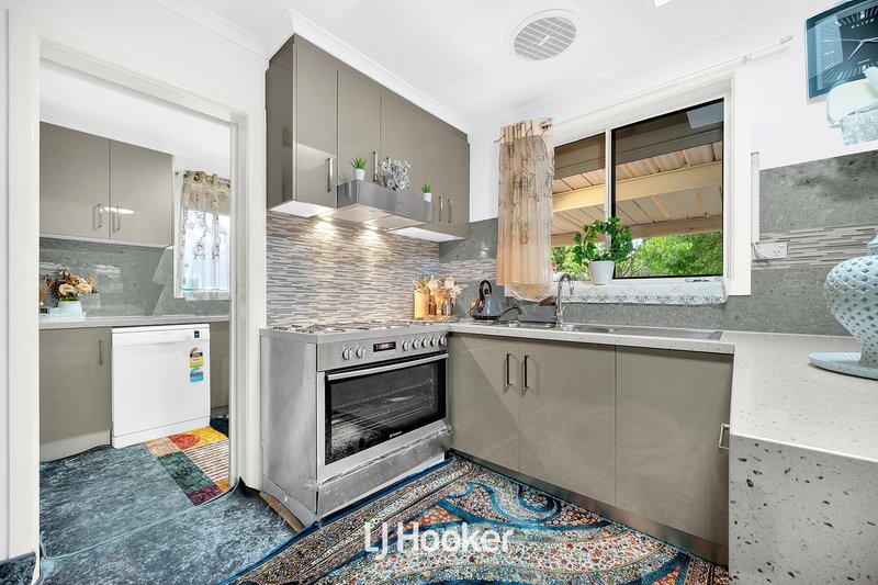 Photo - 53 First Avenue, Dandenong North VIC 3175 - Image 9