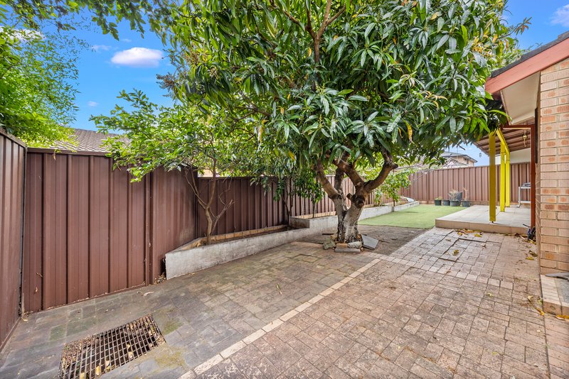 Photo - 5/3 First Avenue, Macquarie Fields NSW 2564 - Image 4