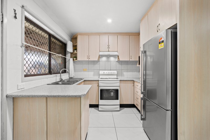 Photo - 5/3 First Avenue, Macquarie Fields NSW 2564 - Image 7