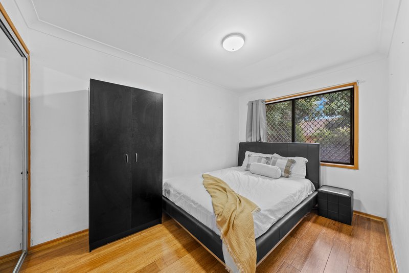 Photo - 5/3 First Avenue, Macquarie Fields NSW 2564 - Image 10