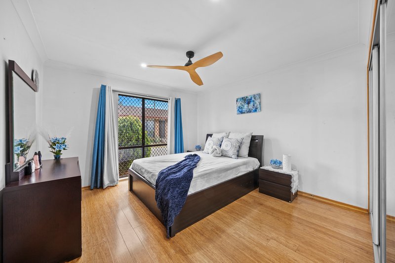Photo - 5/3 First Avenue, Macquarie Fields NSW 2564 - Image 11