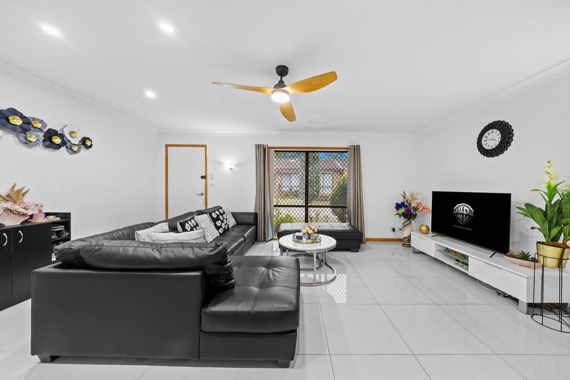 Photo - 5/3 First Avenue, Macquarie Fields NSW 2564 - Image 12