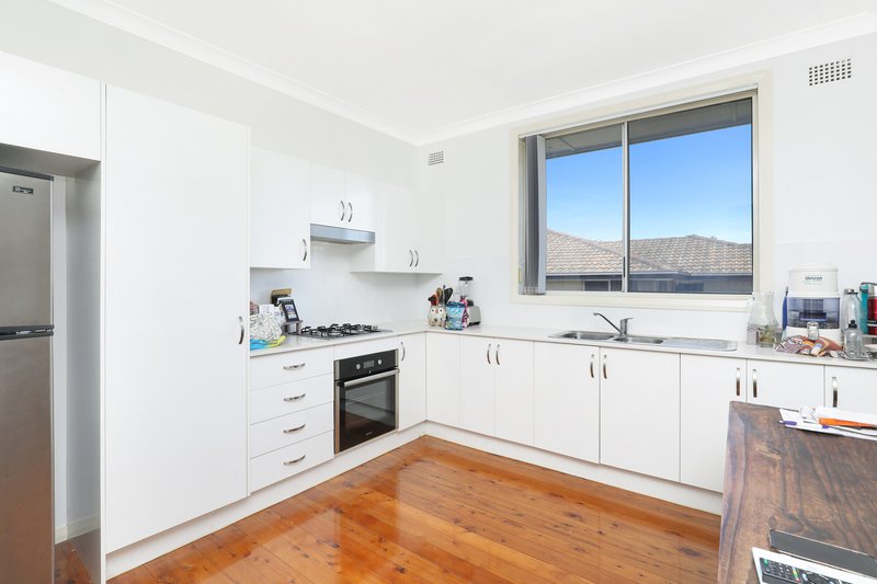 Photo - 53 Fisher Street, Oak Flats NSW 2529 - Image 3