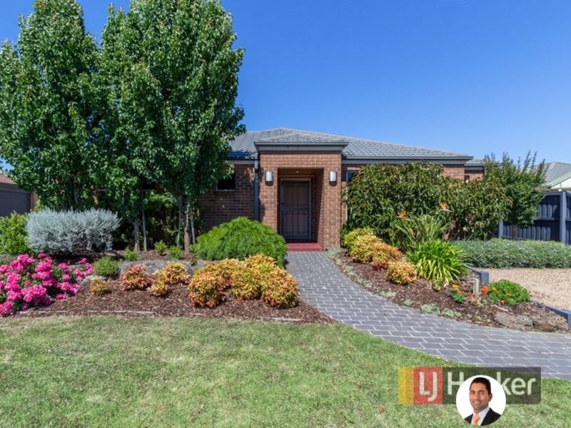 53 Flametree Circuit, Cranbourne VIC 3977