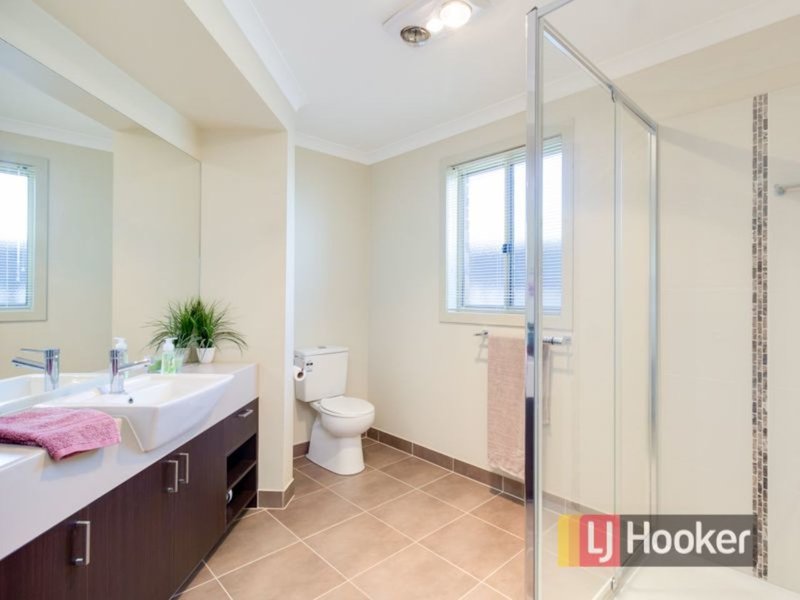 Photo - 53 Flametree Circuit, Cranbourne VIC 3977 - Image 6