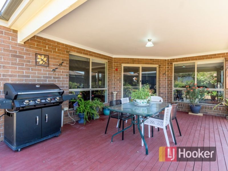 Photo - 53 Flametree Circuit, Cranbourne VIC 3977 - Image 14