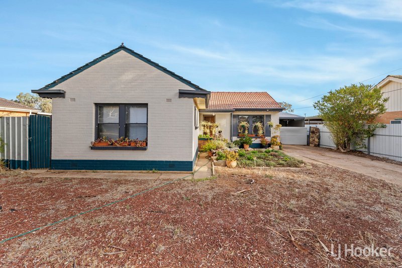 Photo - 53 Fordingbridge Road, Davoren Park SA 5113 - Image 3