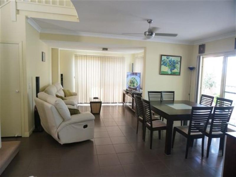 Photo - 5/3 Fortuna Place, Parkwood QLD 4214 - Image 3