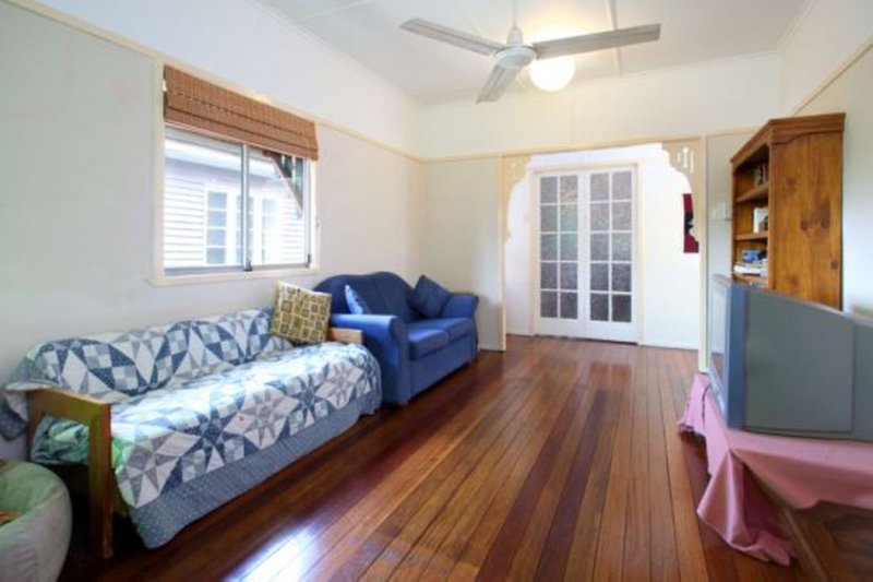 Photo - 53 Gladstone Street, Coorparoo QLD 4151 - Image 3