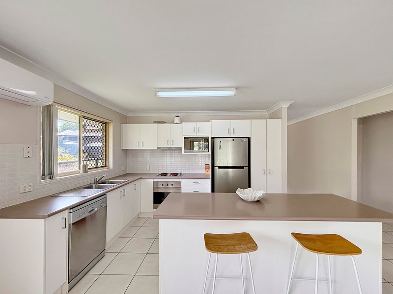 Photo - 53 Glencoe Place, Thagoona QLD 4306 - Image 6