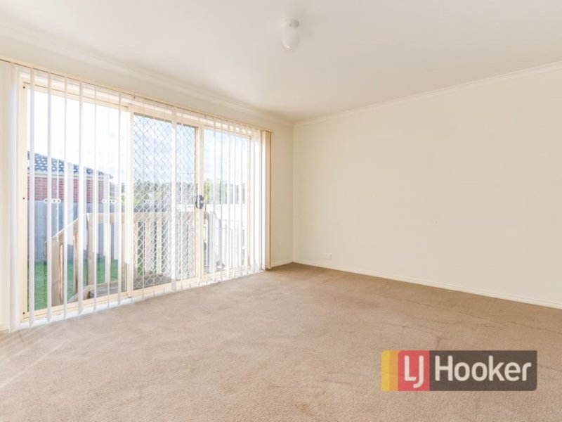 Photo - 5/3 Hale Place, Pakenham VIC 3810 - Image 7