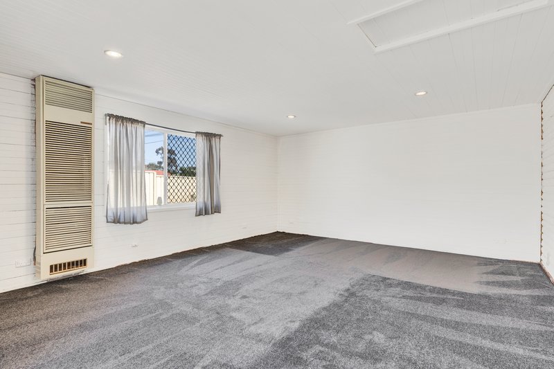 Photo - 53 Hampstead Drive, Hoppers Crossing VIC 3029 - Image 7