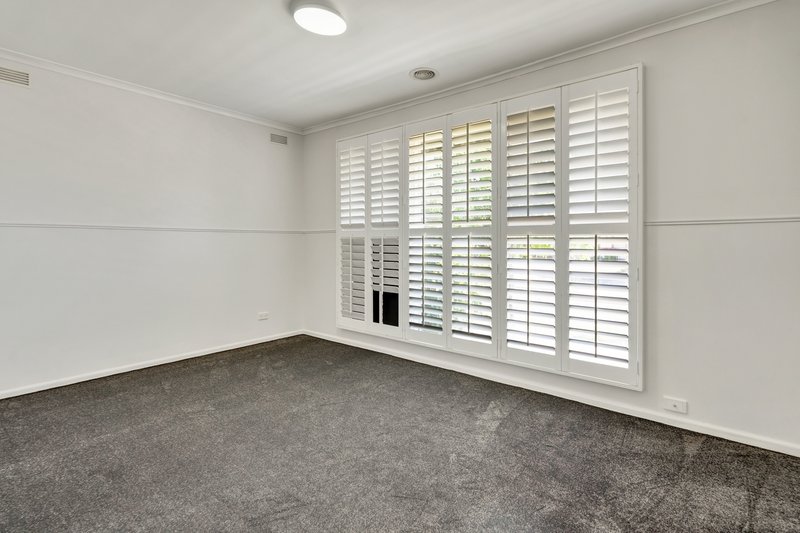 Photo - 53 Hampstead Drive, Hoppers Crossing VIC 3029 - Image 9