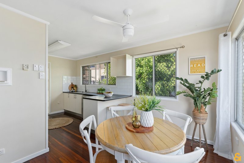 Photo - 53 Hannam Street, Wynnum QLD 4178 - Image 5