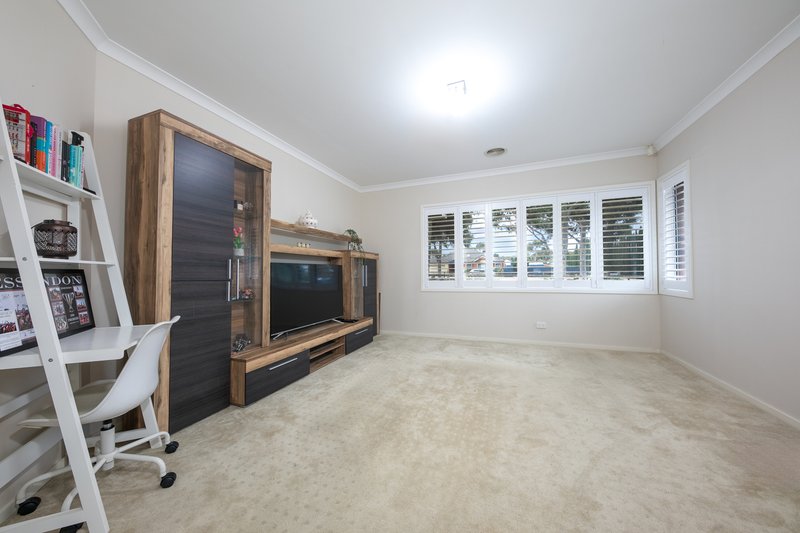 Photo - 53 Highgrove Drive, Sunbury VIC 3429 - Image 4