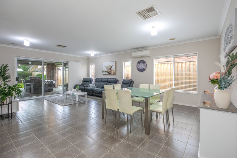 Photo - 53 Highgrove Drive, Sunbury VIC 3429 - Image 8