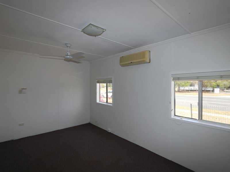 Photo - 53 Huntley Street, Capella QLD 4723 - Image 5