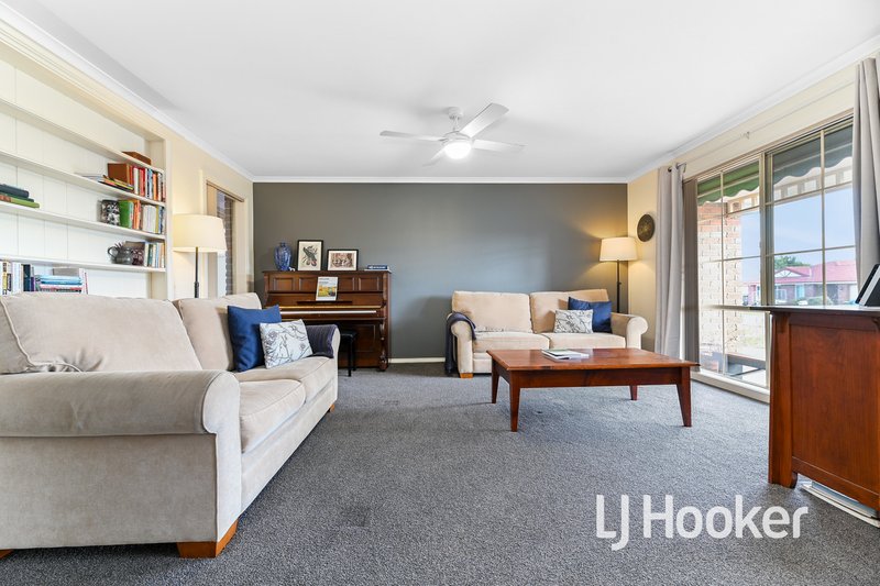 Photo - 53 Josephine Avenue, Cranbourne North VIC 3977 - Image 2