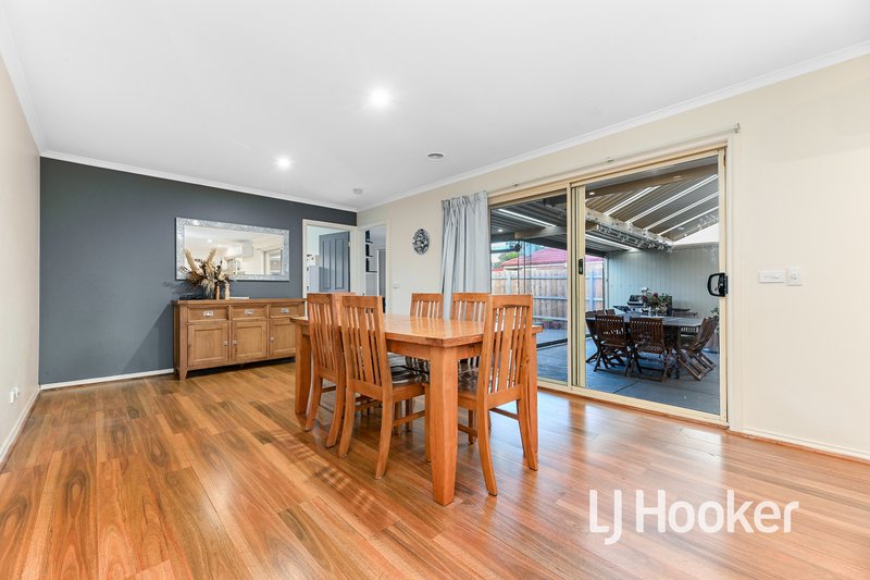 Photo - 53 Josephine Avenue, Cranbourne North VIC 3977 - Image 6