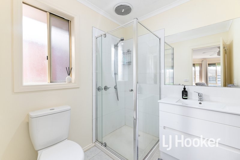 Photo - 53 Josephine Avenue, Cranbourne North VIC 3977 - Image 10