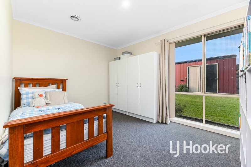 Photo - 53 Josephine Avenue, Cranbourne North VIC 3977 - Image 12