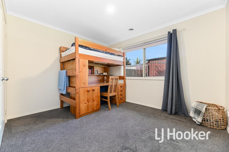 Photo - 53 Josephine Avenue, Cranbourne North VIC 3977 - Image 13