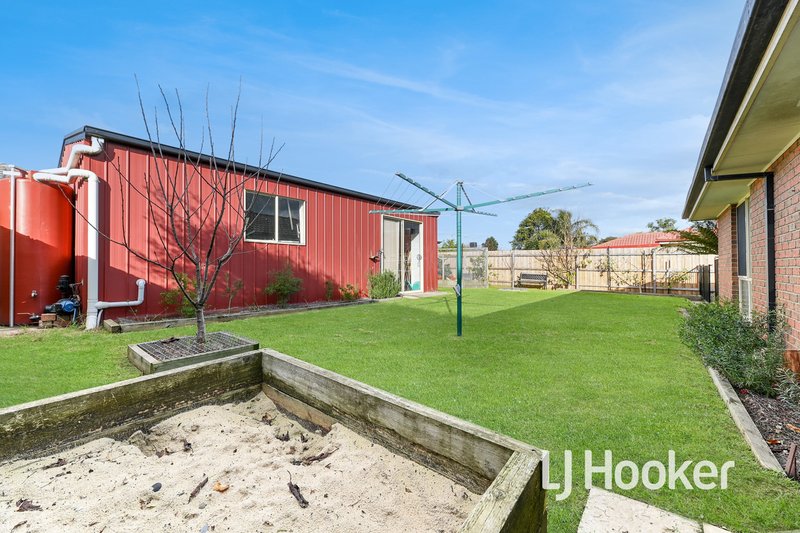 Photo - 53 Josephine Avenue, Cranbourne North VIC 3977 - Image 17