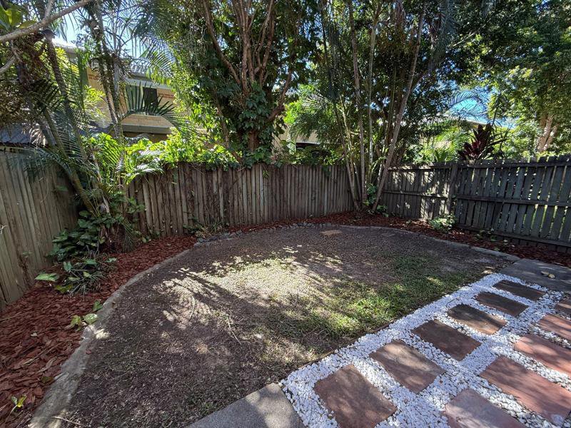 Photo - 5/3 Karri Court, Burleigh Heads QLD 4220 - Image 2