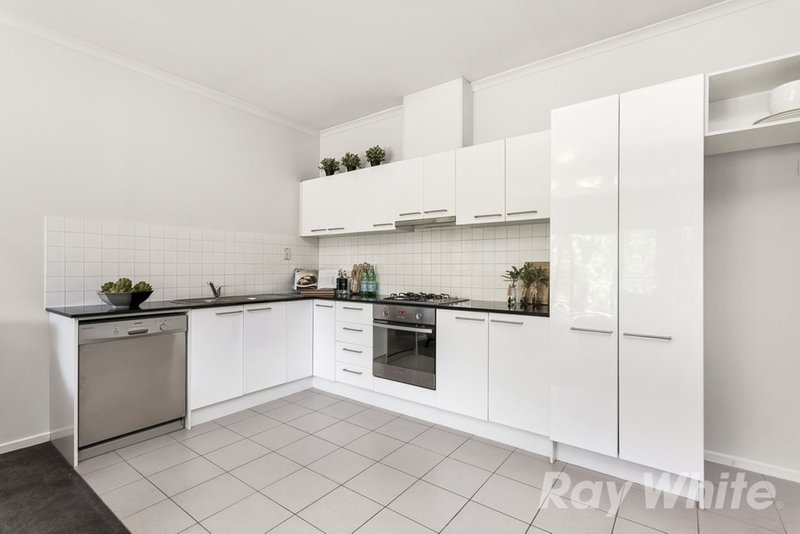 Photo - 5/3 Keylana Boulevard, Mount Waverley VIC 3149 - Image 2