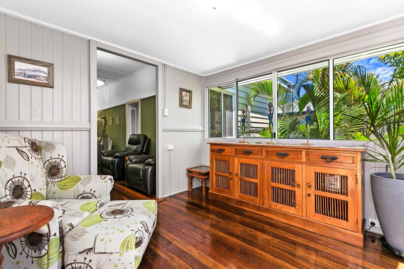 Photo - 53 King Street, Urangan QLD 4655 - Image 6