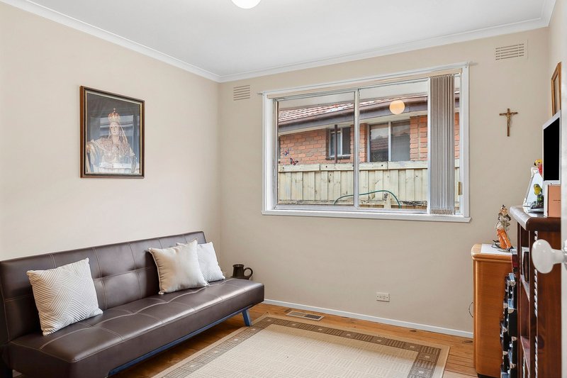 Photo - 53 Kings Road, Kings Park VIC 3021 - Image 6