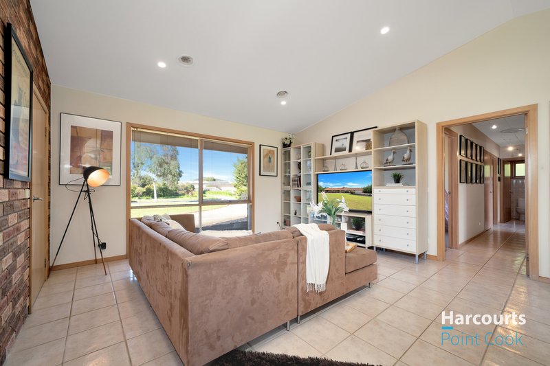 Photo - 53 Kingston Boulevard, Hoppers Crossing VIC 3029 - Image 9