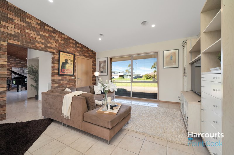 Photo - 53 Kingston Boulevard, Hoppers Crossing VIC 3029 - Image 10