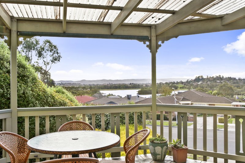 Photo - 53 Lakeview Drive, Lilydale VIC 3140 - Image 2